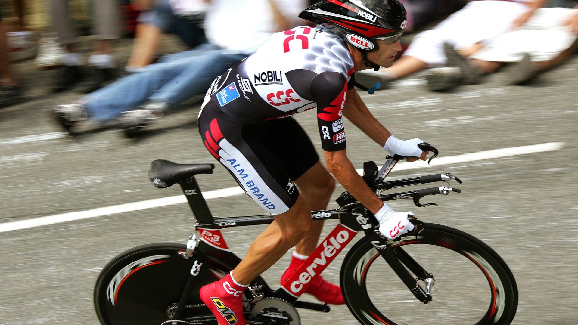 “萨尔·巴赫与南非羚羊队共同向世界杯迈进”